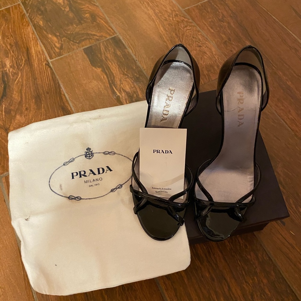 Women open toe pumps